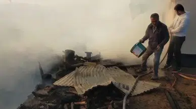 Sivas İmranlı'da 2 ev ve 2 samanlık kül oldu