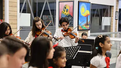 Cumhuriyetin 102. Yıl Coşkusu Sivas'ta O Şarkılarla Taçlandı!
