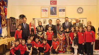 Sivas’ta minik yüreklerden büyük kültür dersi