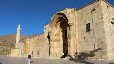 TRT 1 Gündem Ötesi: Divriği Ulu Cami’yi Dünyada Benzersiz Yapan Ne?