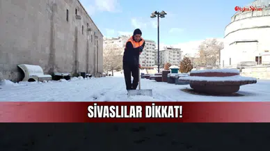 Sivas’ta karla mücadele hızlandı! Kaldırımlar tek tek temizleniyor!