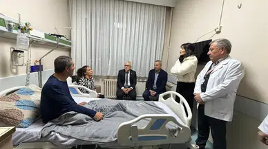Sivas Valisi ve Başkanı'ndan hasta ziyaretiyle verilen moral