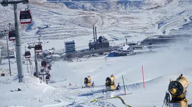 Saatte 9 Bin Metreküp Kar Nasıl Üretiliyor?