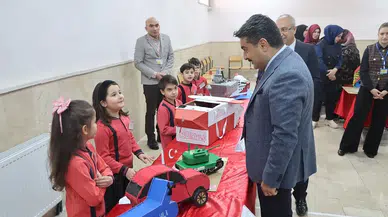 Sivas'ta öğrenciler hayallerini bu sergide gösterdi