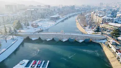 Tokat 100 Yılın En Soğuk Ocak Ayını Yaşıyor! Devasa Irmağın Yüzeyi Buz Tuttu!