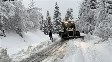 Sivas'ta Kar ve Tipi 500'den Fazla Yerleşim Yerine Ulaşımı Kapattı!