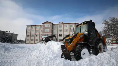 5 Ocak Pazartesi Okullar Tatil Mi? Türkiye Genelinde Kar Tatili Nasıl Öğrenilir?