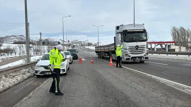 Sivas - Kayseri Karayolu Ulaşıma Kapandı!