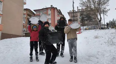 Sivas’ta karne tatili kar eğlencesine dönüştü, mahalleler şenlendi