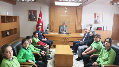 Sivas'ın O İlçesinde Öğrencilerden Kaymakam'a Unutulmayacak Sürpriz