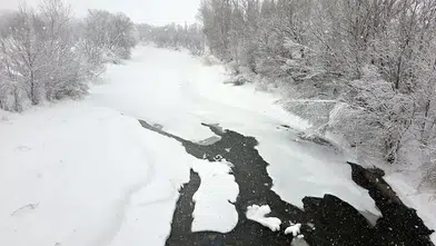 Sivas'ta Kızılırmak Dondu, 1 Metreyi Aşan Buz Sarkıtlar Oluştu