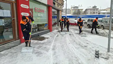 Sivas Belediyesi karla mücadelede mahalle mahalle sahada