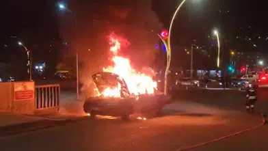 Seyir Halindeki Otomobil Alev Alev Yandı! İşte O Feci Anlar