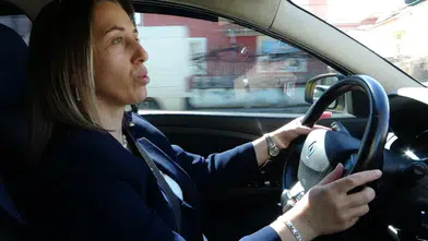 Sivaslı Kadın Şoför: Isparta’da Taksi Direksiyonunun Kadın Kahramanı