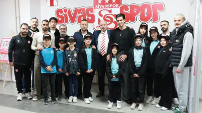 Sivasspor’a renk katan Resim Sergisi: Minik ellerle büyük aşk