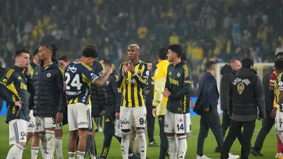 Kanarya'nın uçuşu derbide durdu: Galatasaray, Fenerbahçe'yi beraberliğe mahkum etti
