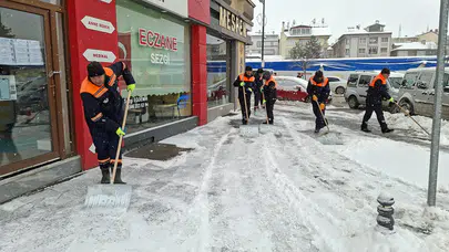 Sivas Belediyesi karla mücadelede mahalle mahalle sahada