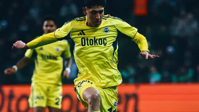 Fenerbahçe, Kocaelispor Deplasmanında İlk Yarıda Golü Buldu