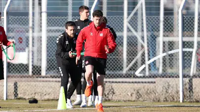Sivasspor, Sakaryaspor Karşılaşması İçin Sahaya İndi!