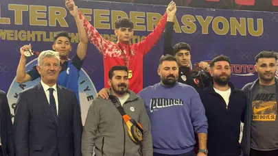 Sivaslı Halterciler Kürsüyü Doldurdu