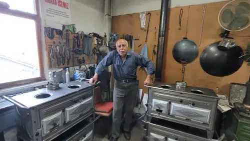 68'lik Ustanın Çekici Halen İlk Günkü Aşkla Vuruyor!