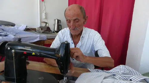 60 yıldır dikiş diken usta, terziliğin sonunu anlatıyor
