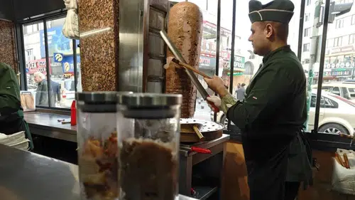 Zehirlenmelerin çoğu ucuz toplu yemeklerden kaynaklı