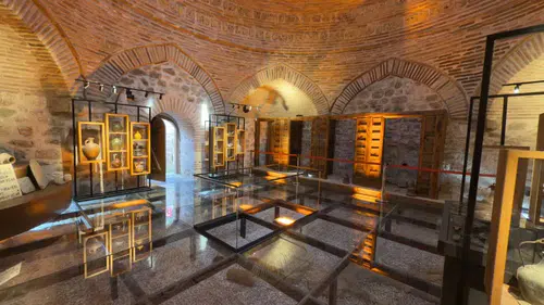 Anadolu'nun O İlk Umumi Helası Bakın Neye Dönüştü? İsmi: Sık Dişini!