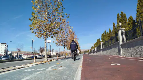 Sivaslılar Bu Sırrı Keşfetti! Şehrin Göbeğinde Kaostan Kaçış Rotası!