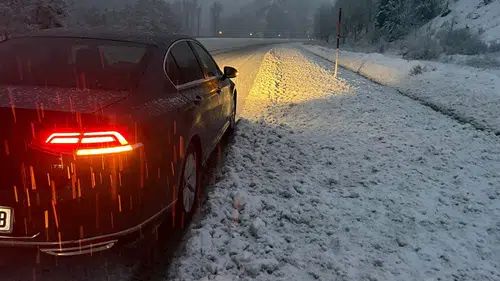 Sivas Geminbeli'nde zor anlar: Sürücüler ilerlemekte güçlük çekiyor