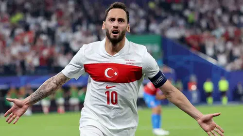 Milli Takım'da İspanya Maçı Öncesi Hakan Çalhanoğlu Kadrodan Çıkarıldı! İşte Sebebi!