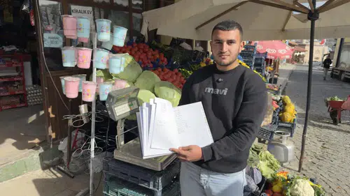 Osmanlı geleneği devam ediyor: Marketin borç defteri kapatıldı