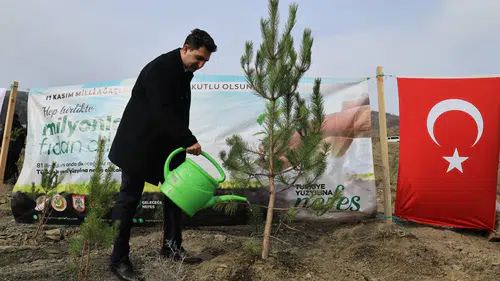 Doğanşar’da “Geleceğe Nefes” İçin 3 Bin Fidan Toprakla Buluştu