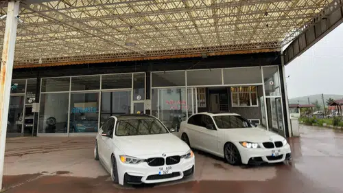 Sivaslı Galerici Ezberi Bozdu! Kışın Araba Alınır Mı? İşte O Kritik Cevap!