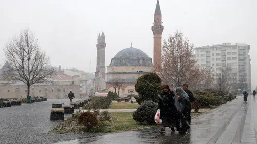 Sivas’ta Kış Kendini Hissettirdi: Soğuk Gece, Beyaz Sabah