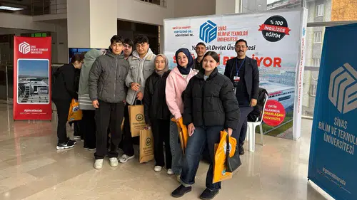 Sivas'ta o üniversitenin standında yoğun ilgi: Peki öğrencileri çeken ne oldu?