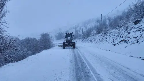 Sivas’ta Kar Alarmı: 136 Köy Yolu Ulaşıma Kapandı
