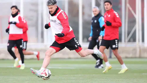 Taraftar Önünde Zafer Hedefi: Sivasspor Bandırmaspor Maçına Kilitlendi