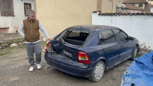 Park Halindeki Araç Bir Anda Hurdaya Döndü: O Anlar Kamerada