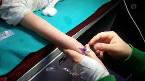 200 Farklı Virüs Kapıda Bekliyor! Anne Babalar Dikkat: Okuldan Eve Taşınan O Riskle Nasıl Baş Edilir?