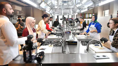 Önlüğünü Giyen İşini Garantiye Alıyor! Komşu Şehirde Şef ve Aşçılık Eğitimleri Başlıyor!