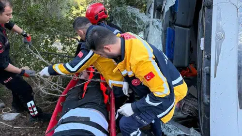 Uçuruma Yuvarlandı, Kurtarılmayı Bekledi!