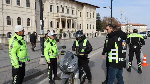 Sivas’ta Motosiklet Sürücülerine 1 Kural 1 Ömür Hatırlatması