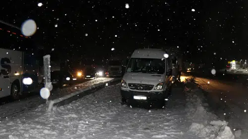 Sivas yoğun karla birlikte doğuyla irtibatı koptu!