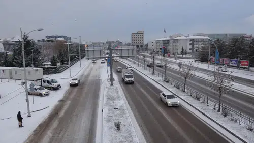 Sivas-Malatya Karayolu Buzlanma Görünmez Tehlike Oldu