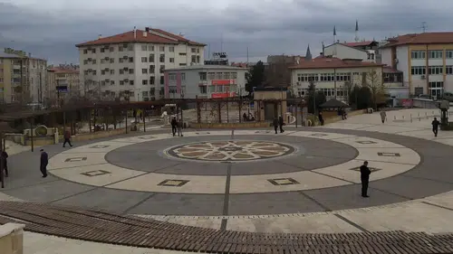 Çalışandan Çok Onlar Var! Sivas’ın Sessiz Çoğunluğu Kabuğuna Çekildi!