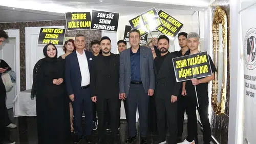 Sivas'ta kuaförlerden kreasyon değil, hayata dokunan uyarı