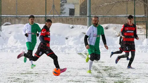 Sivas'ta Dondurucu Soğuk, Köy Takımlarının Futbol Azmini Kıramadı