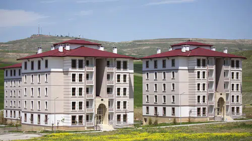 TOKİ kura çekimlerinde 121 bin konut için sonuç açıklandı