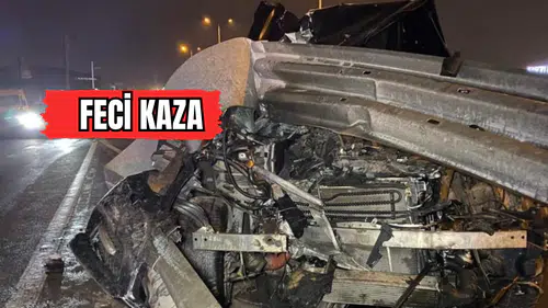 Feci Kaza: Otomobil Bariyere Saplandı, Sürücü Mucizevi Şekilde Kurtuldu